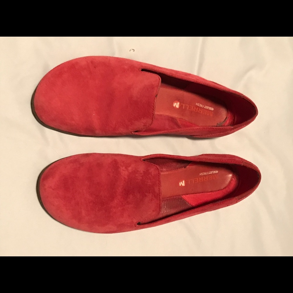 Size 9 women’s merrells suede slip ons